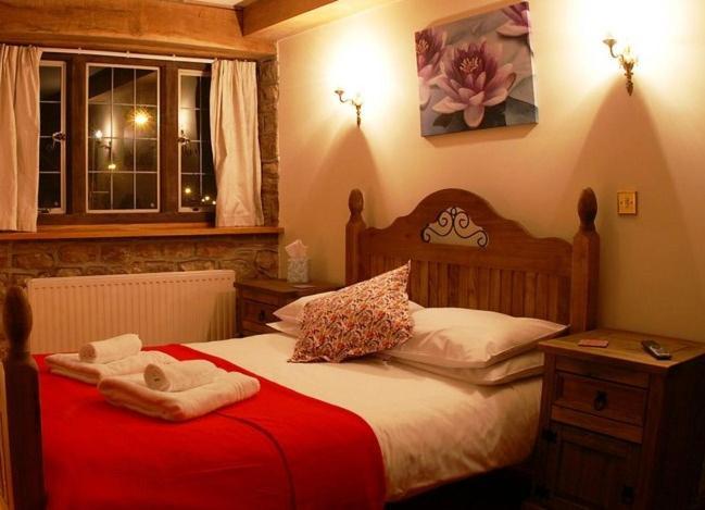 The George Inn & Millingbrook Lodge Ltd Lydney Kültér fotó